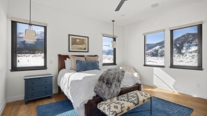 4 Schlafzimmer, Schreibtisch, Bügeleisen/Bügelbrett, kostenloses WLAN