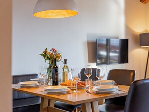 Dining - Apartment with a balcony and shared wellness (Piesendorf)