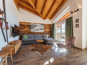 TV - Comfortable apartment with a balcony (Piesendorf)