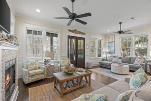 スマートテレビ、暖炉