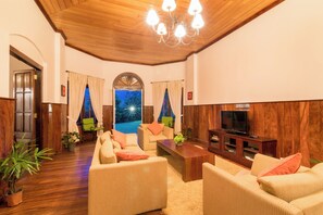 Double Room, Mountain View | Living room