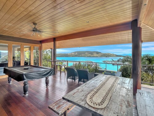 The BoatHouse - Private 4 bedroom house