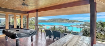 The BoatHouse - Private 4 bedroom house