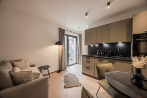 Classic Apartment, 2 Bedrooms | Living room