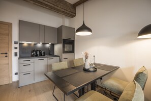 Apartamento conforto, 2 quartos | Sala de estar