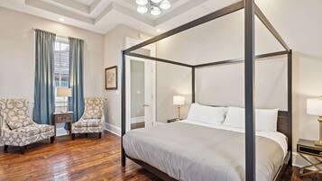 4 habitaciones, tabla de planchar con plancha, cuna de viaje y wifi