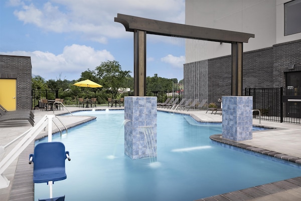 Piscina a l'aire lliure de temporada