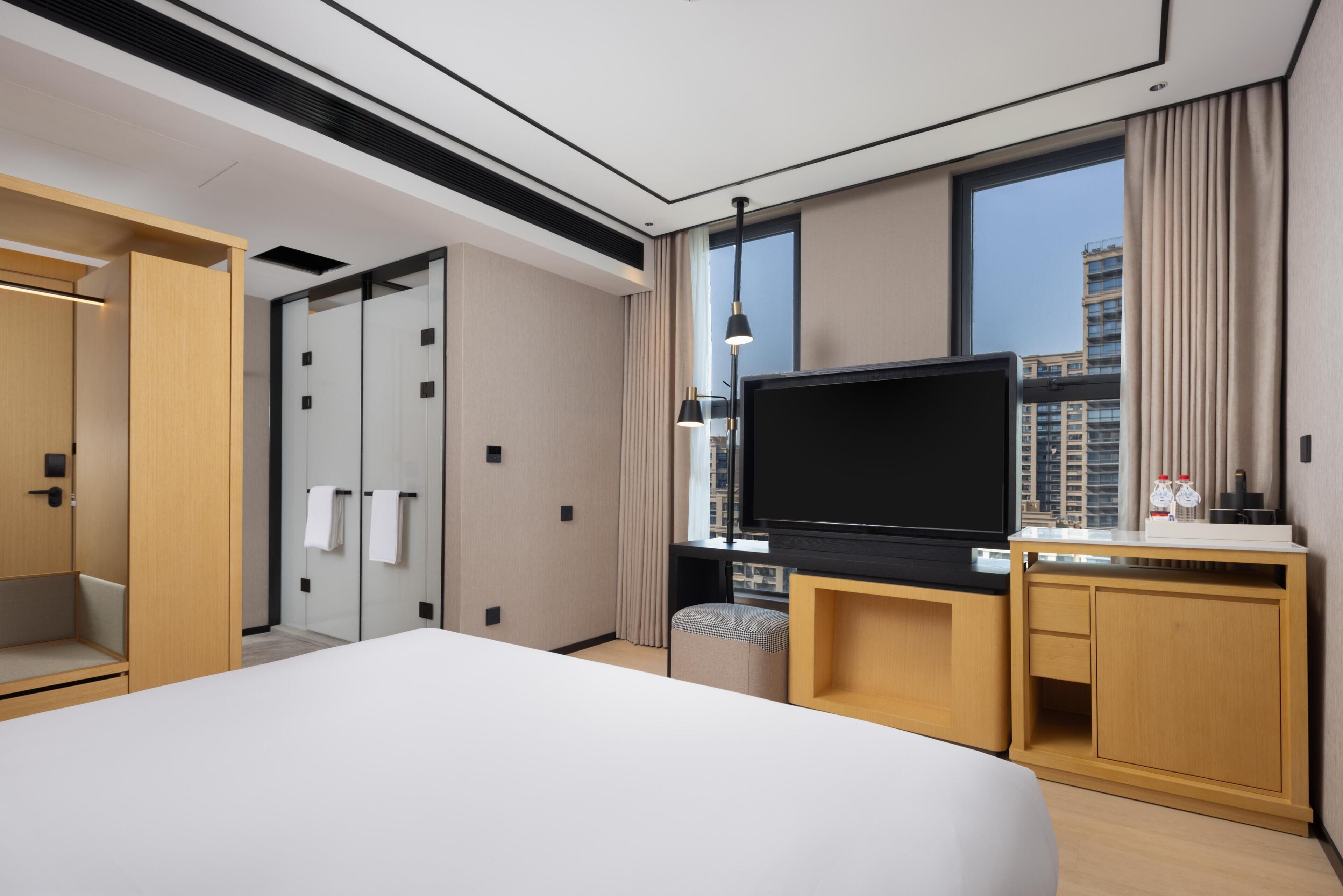 Cubrecamas y artículos del minibar gratis 