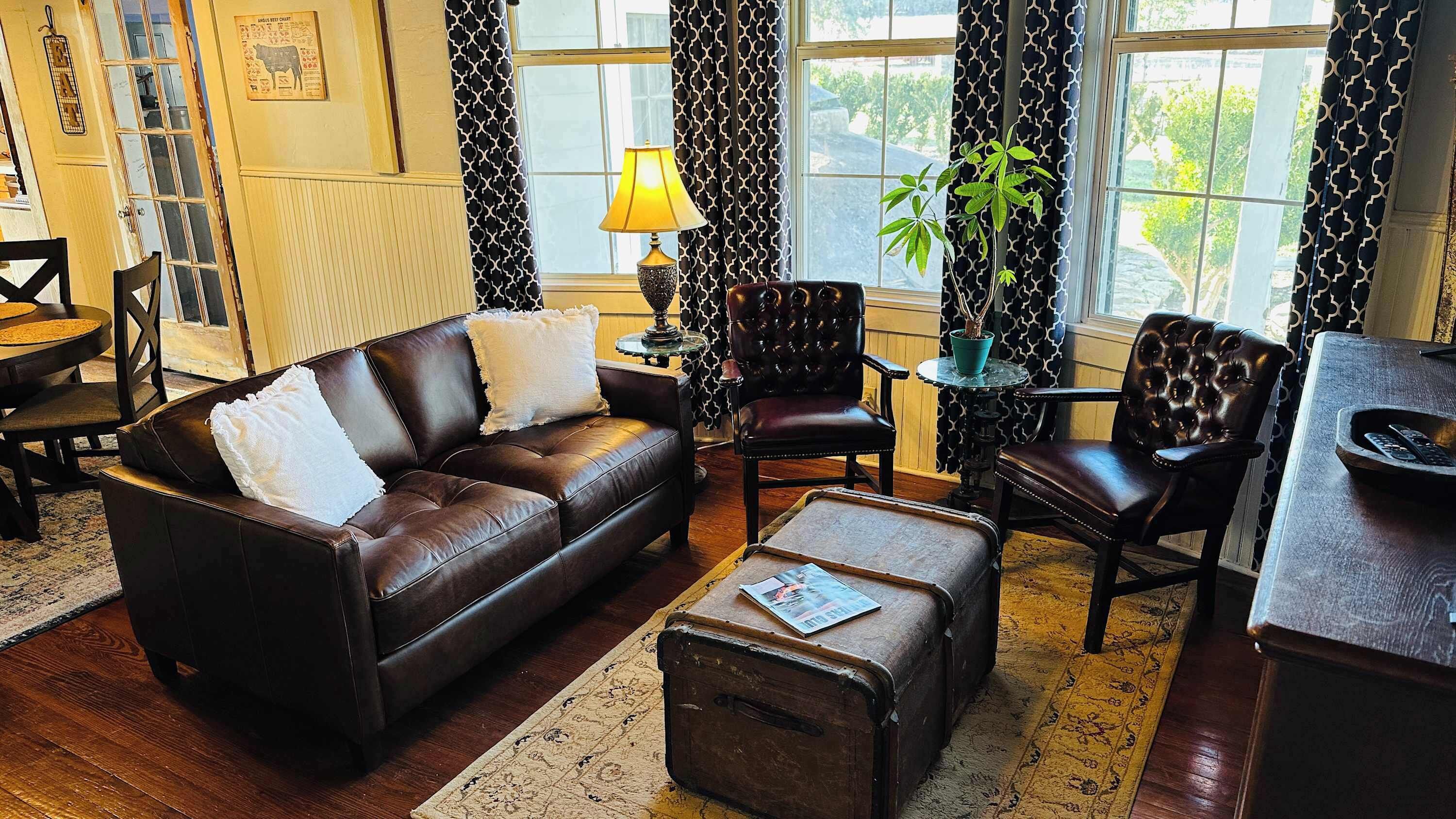 Historic 1br Farmhouse / Firepit / Mountain Views - Boerne, TX