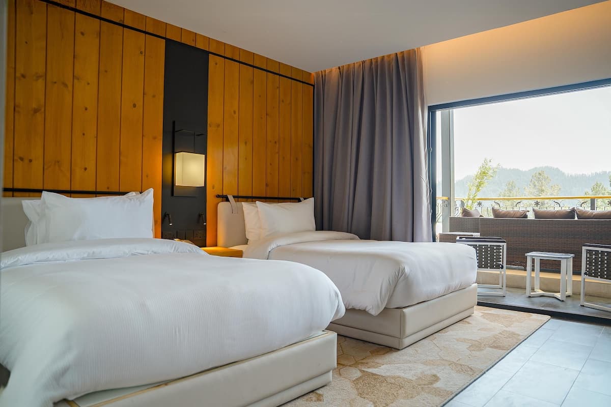 Signature chalet, 3 slaapkamers | Een minibar, een kluis op de kamer, een bureau, een laptopwerkplek