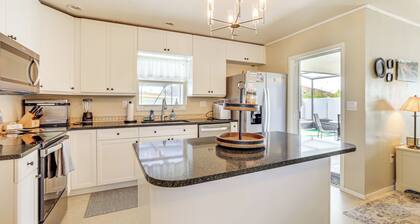 4 Mi to Historic Dtwn Venice: Home w/ Heated Pool!