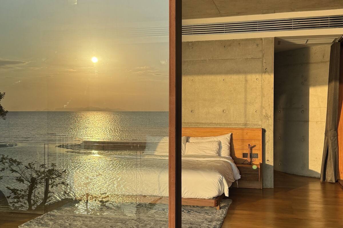Panoramic Oceanfront Suite | 海灘/海景