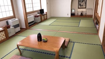 Habitación cuádruple familiar, para no fumadores | Caja de seguridad en la habitación y wifi gratis