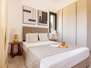1 dormitorio, tabla de planchar con plancha, Internet y ropa de cama