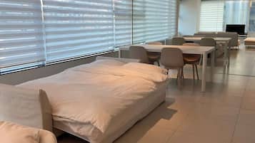 2 室のベッドルーム、アイロン / アイロン台、WiFi、ベッドシーツ