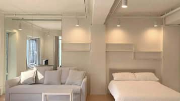 1 habitación, escritorio, tabla de planchar con plancha y wifi