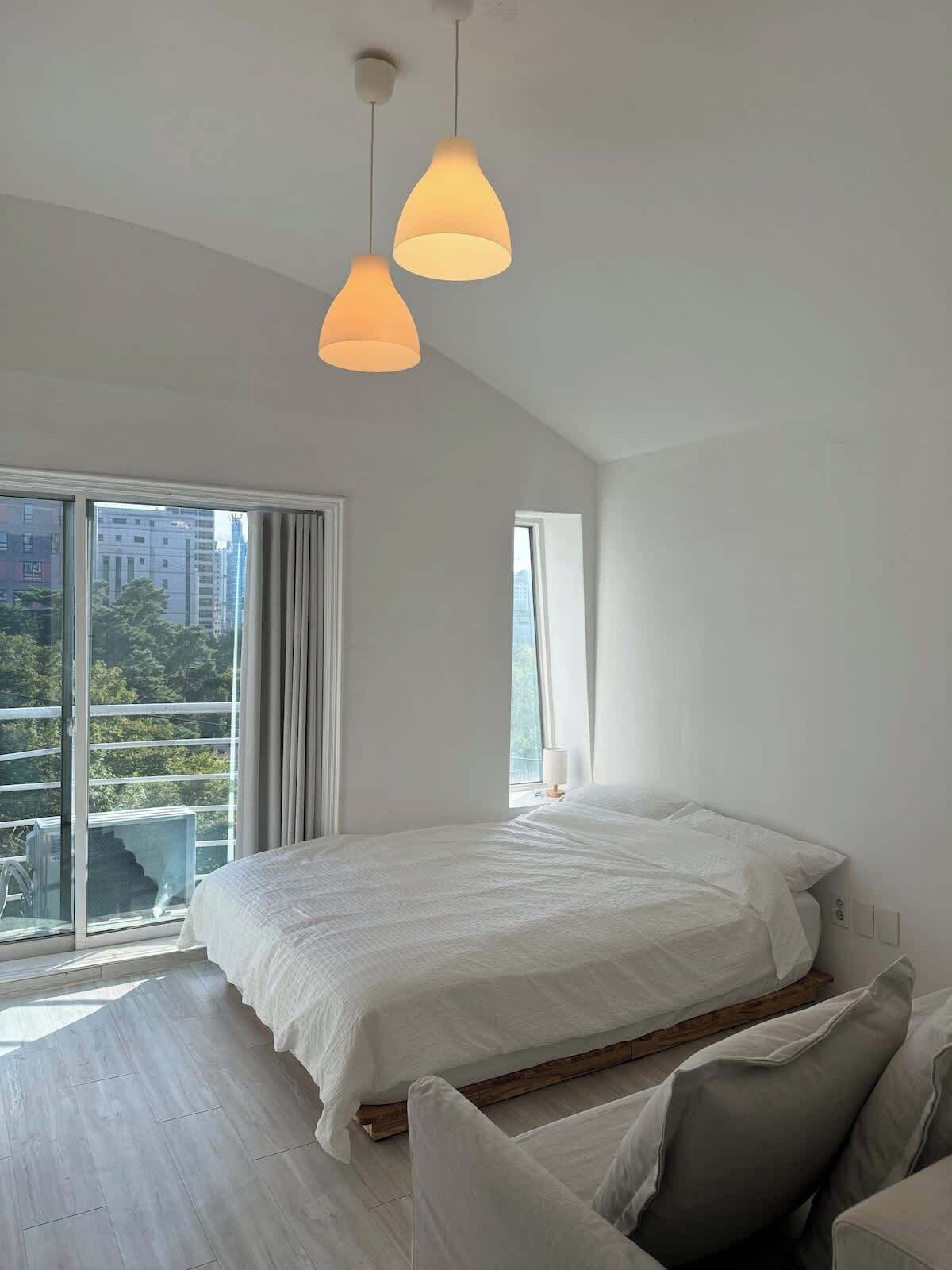 4 bedrooms, iron/ironing board, WiFi