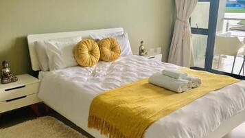 4 bedrooms, internet, bed sheets, wheelchair access