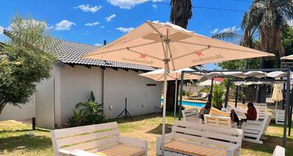 Villa avec piscine Ă trois chambres