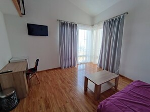 1 chambre, fer et planche à repasser, accès Internet, draps fournis