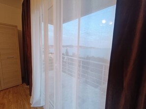 Interior - 3 bedroom apartment with beautiful sea view (Šušanj)