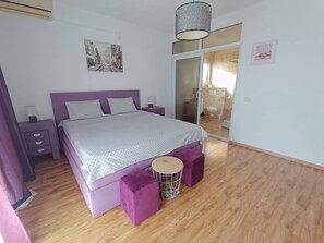 3 bedrooms, iron/ironing board, internet, bed sheets