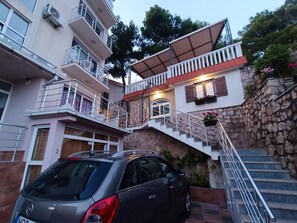 Exterior - Spacious apartment with sea view (Šušanj)