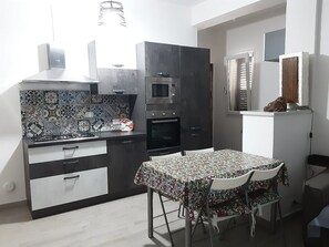 Fridge, microwave, oven, stovetop - Sun Sea Nature b (Sicilia)