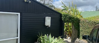 "Domeczech": Off-Grid Charm
