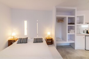 Basic Studio, Sea View | Laptop workspace, free WiFi