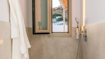 Basic Studio, Sea View | Bathroom | Free toiletries, hair dryer, towels, soap