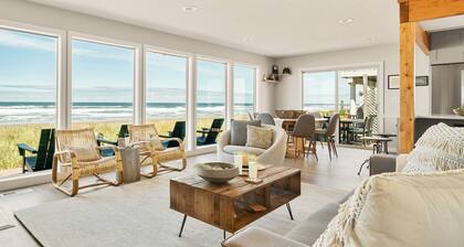 Magnificent Panoramic Ocean & Beach Views, Hot Tub, Game Room, BBQ, Fully Updated in Open Layout