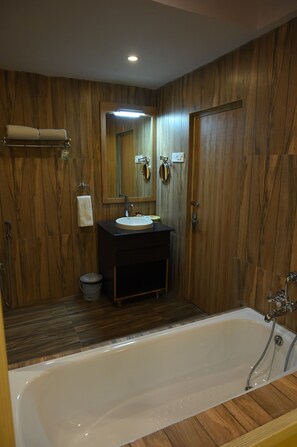 Suite Room with Bathtub | Free WiFi, bed sheets - The Citi Residenci Hotel, Bidhannagar (Durgapur)