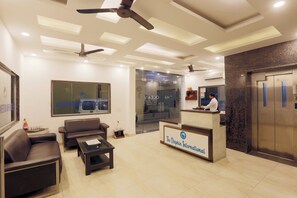 Check-in/check-out kiosk