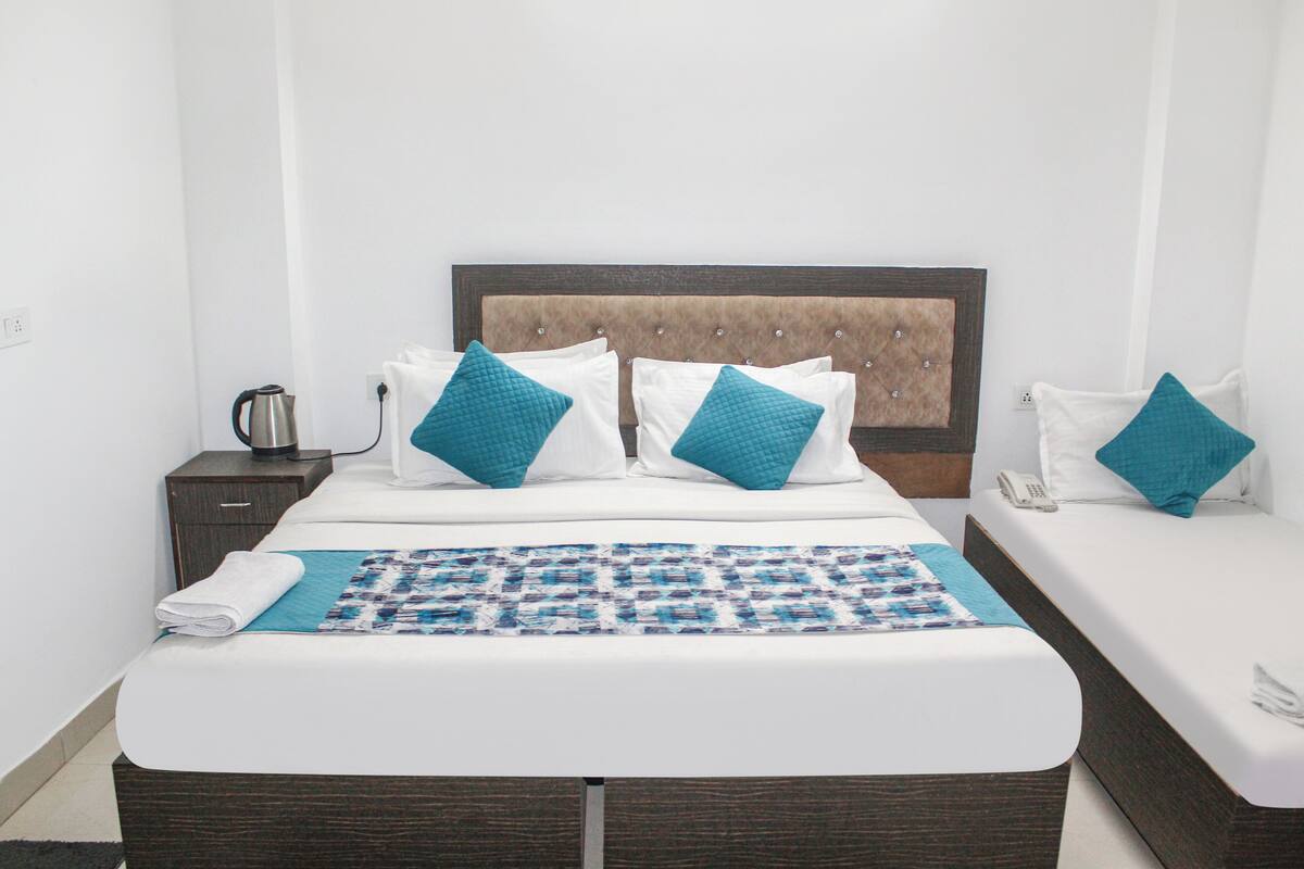 Kamar Triple Keluarga | Ruang kerja ramah laptop dan Wi-Fi gratis