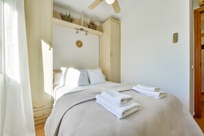 2 chambres, fer et planche Ă repasser, Wi-Fi gratuit, draps fournis