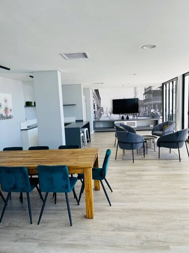 Spacious lodge in brilliant Polokwane with AC, WiFi