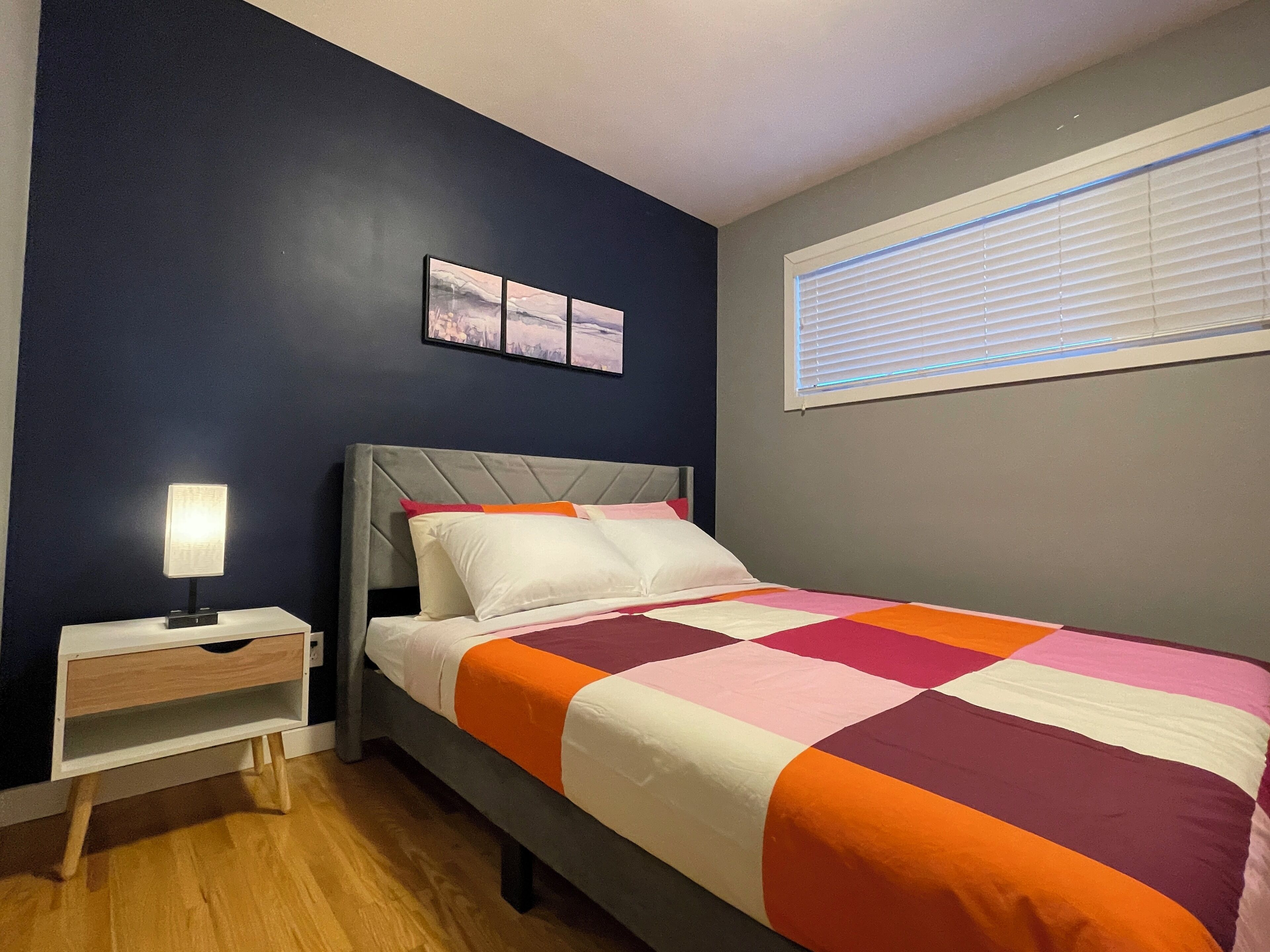 2 bedrooms, iron/ironing board, WiFi