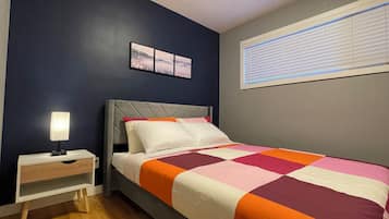 2 bedrooms, iron/ironing board, WiFi