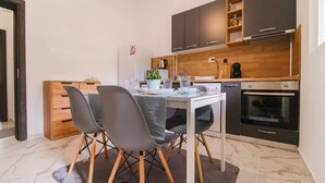Coffee/tea maker, fridge, microwave, oven - Apartment in the city center (Plovdiv)