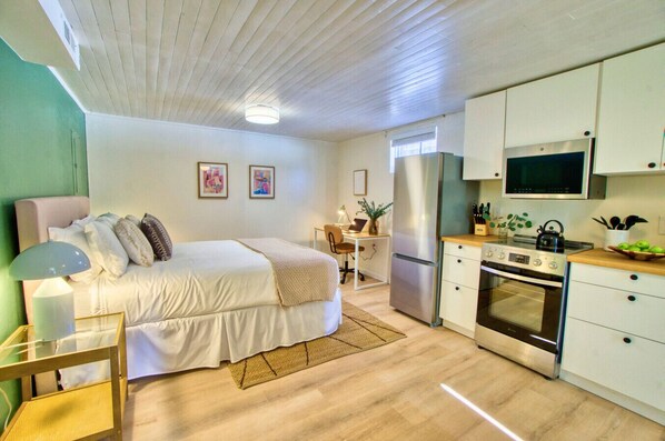 1 chambre, bureau, fer et planche à repasser, Wi-Fi gratuit