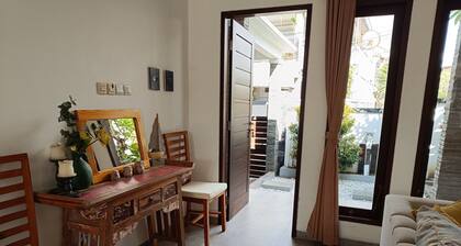 Charming villa @ the heart of Uluwatu, ideal for a couple or small family.