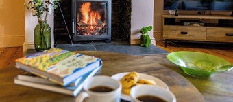 Charming Home for 10 | Perfect for Work & Leisure Stays