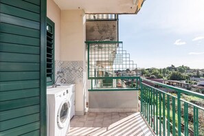 Unclassified image, 5 of 27, button