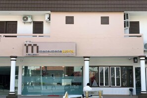 Unclassified image, 5 of 6, button - mana mana hotel • Melaka • (Melaka)