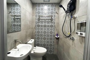 Room - mana mana hotel • Melaka • (Melaka)