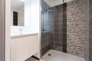 Shower - Peaceful Villa in Sérignan (Sérignan)