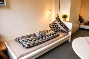 2 bedrooms, free WiFi, bed sheets - Holiday Home 'Klaus' with Private Terrace, Private Garden and Wi-Fi (Berumbur)