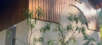 Semi-detached house close to lake and ocean, golf course, cycle paths.