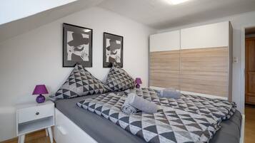 3 chambres, fer et planche à repasser, Wi-Fi gratuit, draps fournis